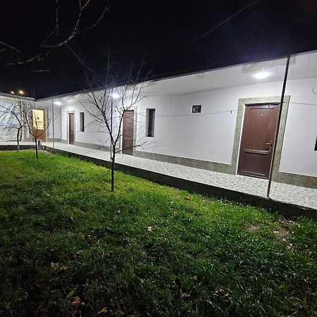 Galstyans Hotel Evn Airport P'arak'ar Extérieur photo